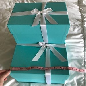 Tiffany’s medium gift boxes